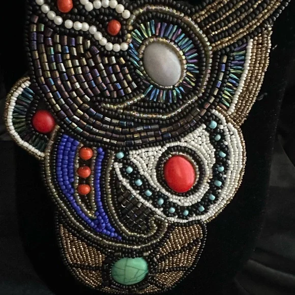 Gorgeous tribal multi color choker. - Picture 2 of 4